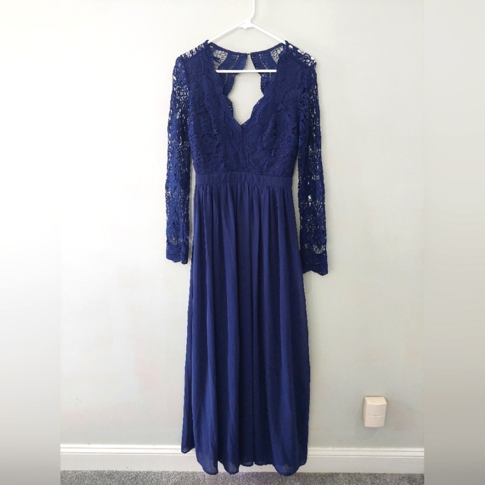 Lulus Formal Dress size Medium Navy Blue Lace Long sleeve open back fit & flare